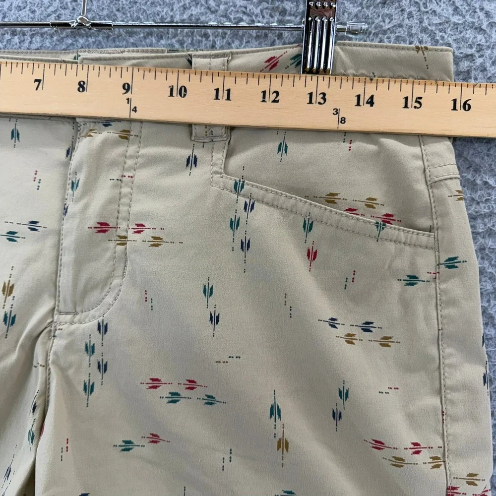 Eddie Bauer Travex Shorts Womens 6 Tan Arrow Print Hiking Outdoor Cargo Stretch